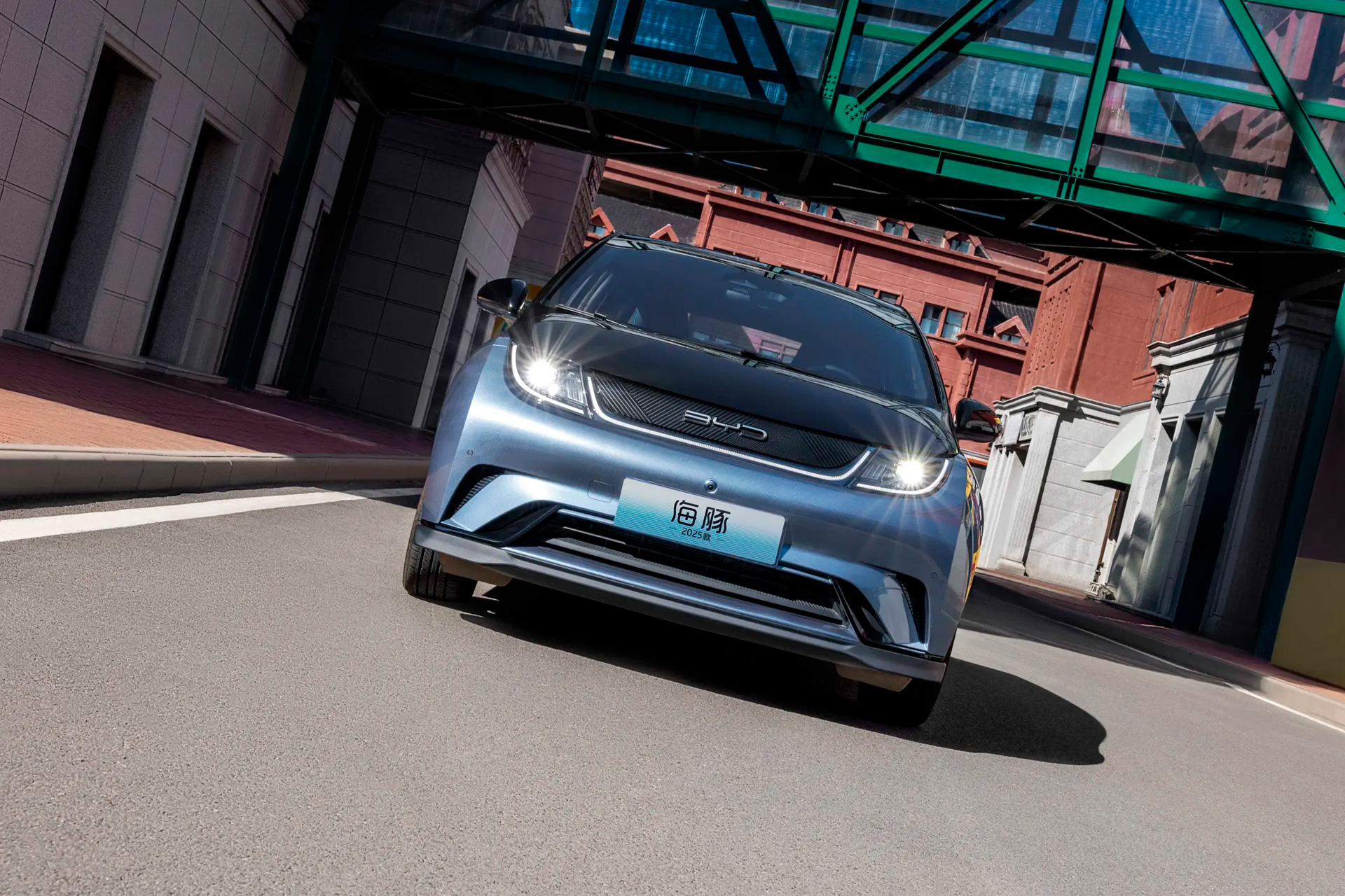 Электромобиль BYD Dolphin